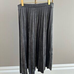 D. Exterior Velvet Pleated Skirt XS – Preppy Classic Fall Winter Outfit